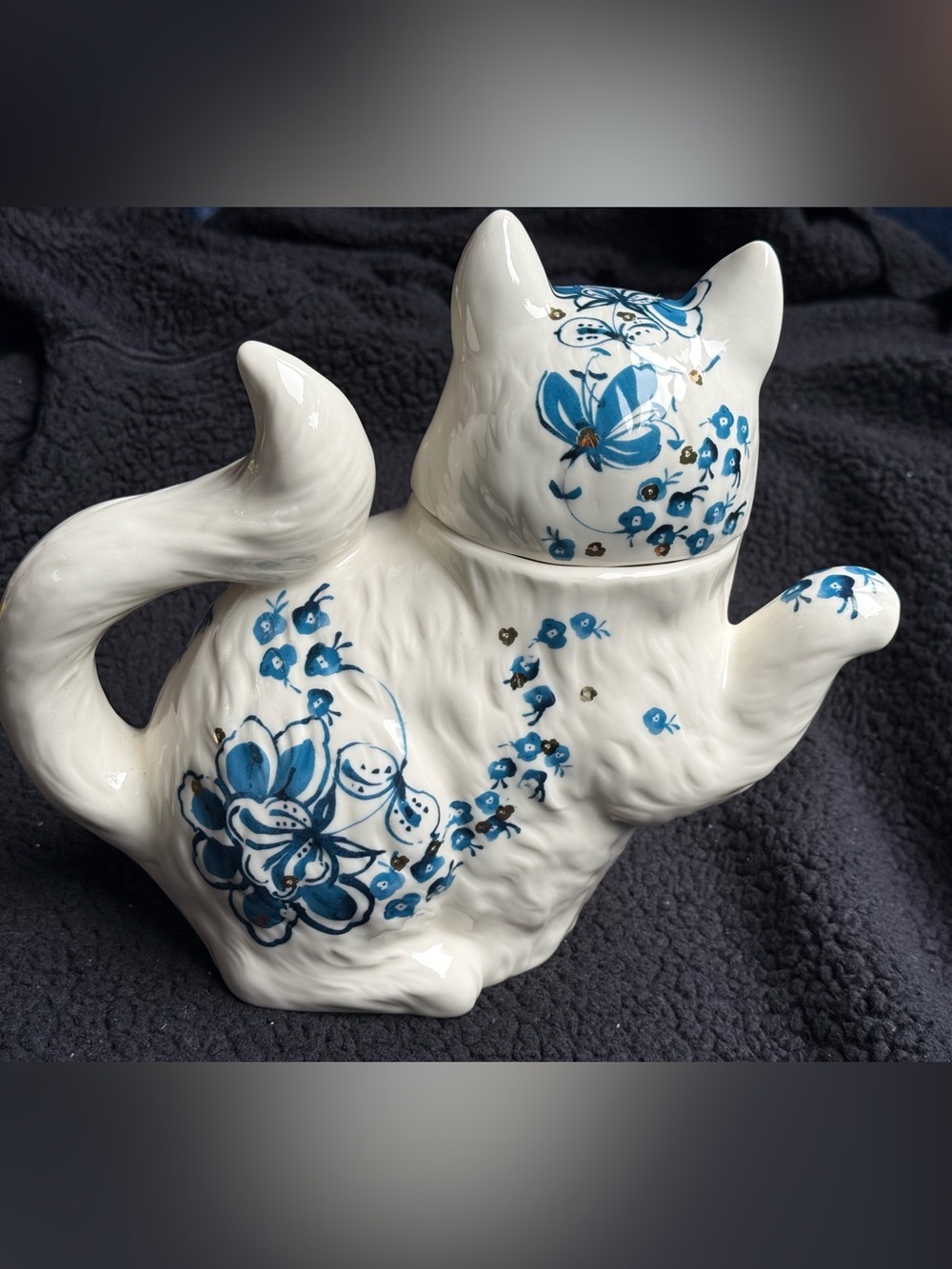 Anthropologie Elise Cat Porcelain Teapot Chat et The Blue White Home Decor 9"